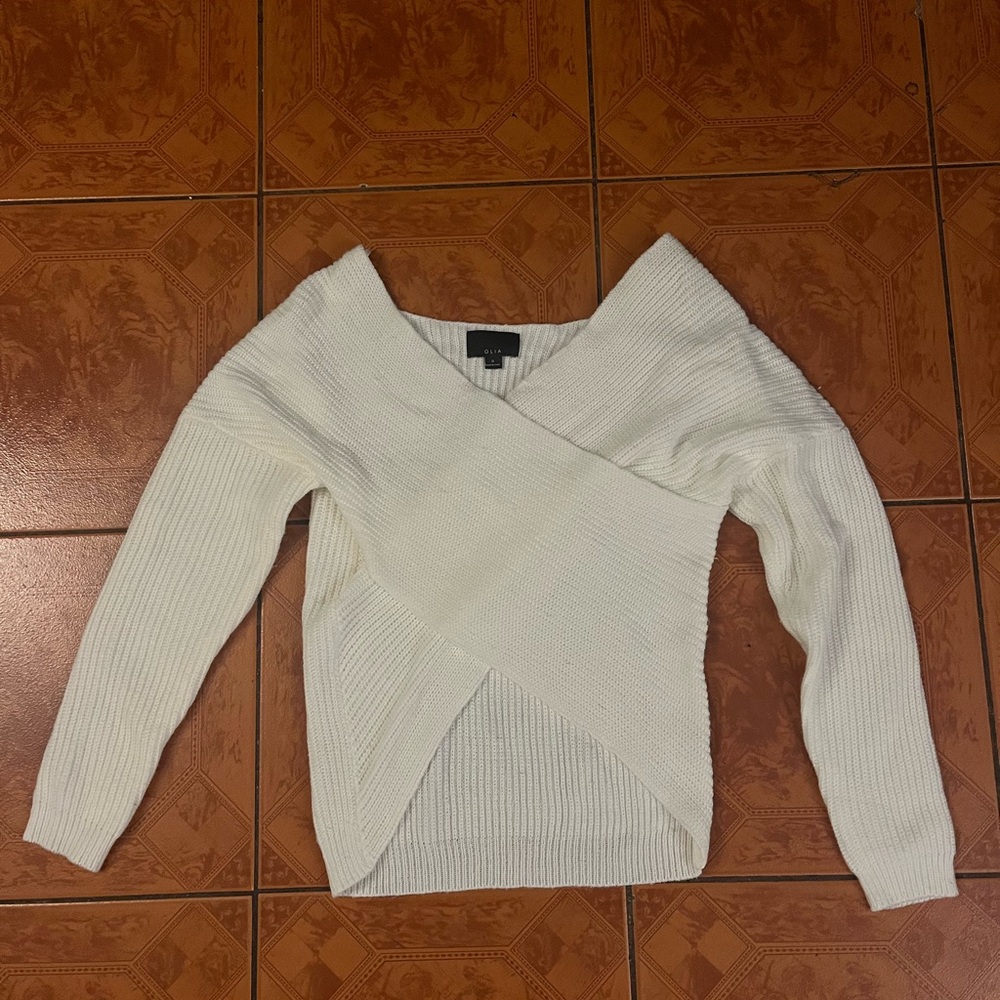 Chic V-Neck Off-Shoulder Sweater in Cream